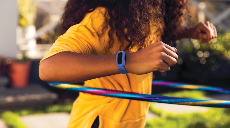 8 best Fitbit for kids & teenagers 2021 – guide, reviews, recommendations